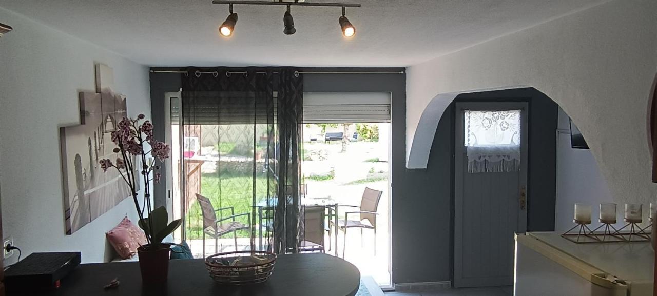 Charmante Maison Avec Piscine Anneyron Buitenkant foto