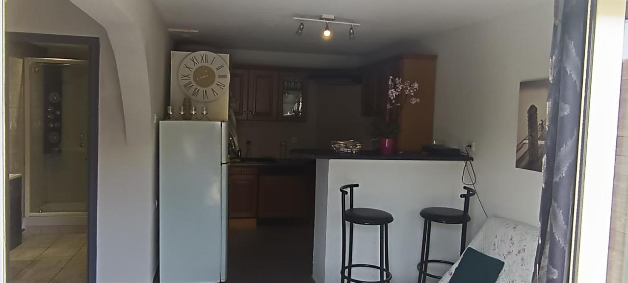 Charmante Maison Avec Piscine Anneyron Buitenkant foto