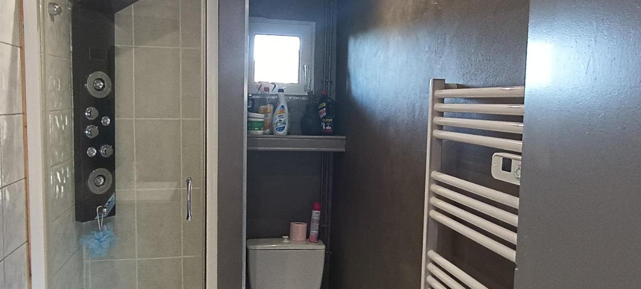 Charmante Maison Avec Piscine Anneyron Buitenkant foto